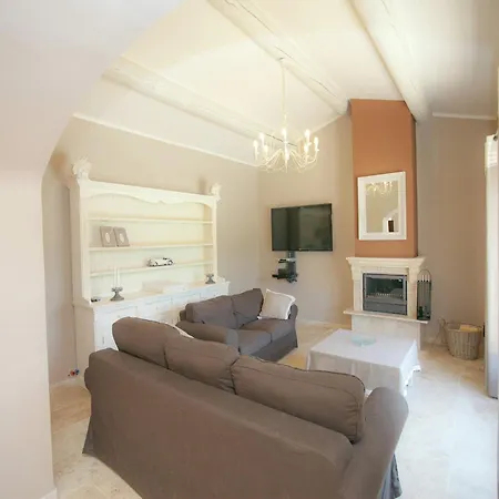 In Provence With Infinity Pool, Cleaning Included Villa *