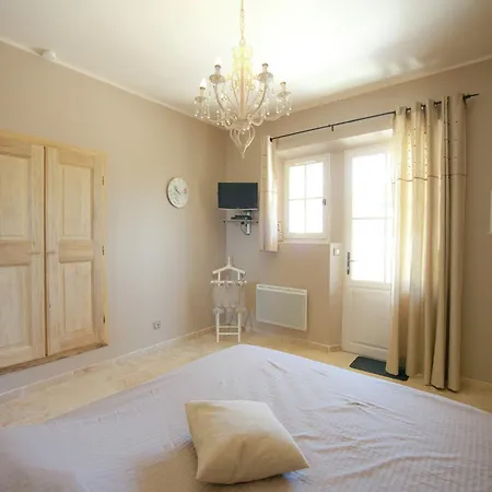 Villa In Provence With Infinity Pool, Cleaning Included *